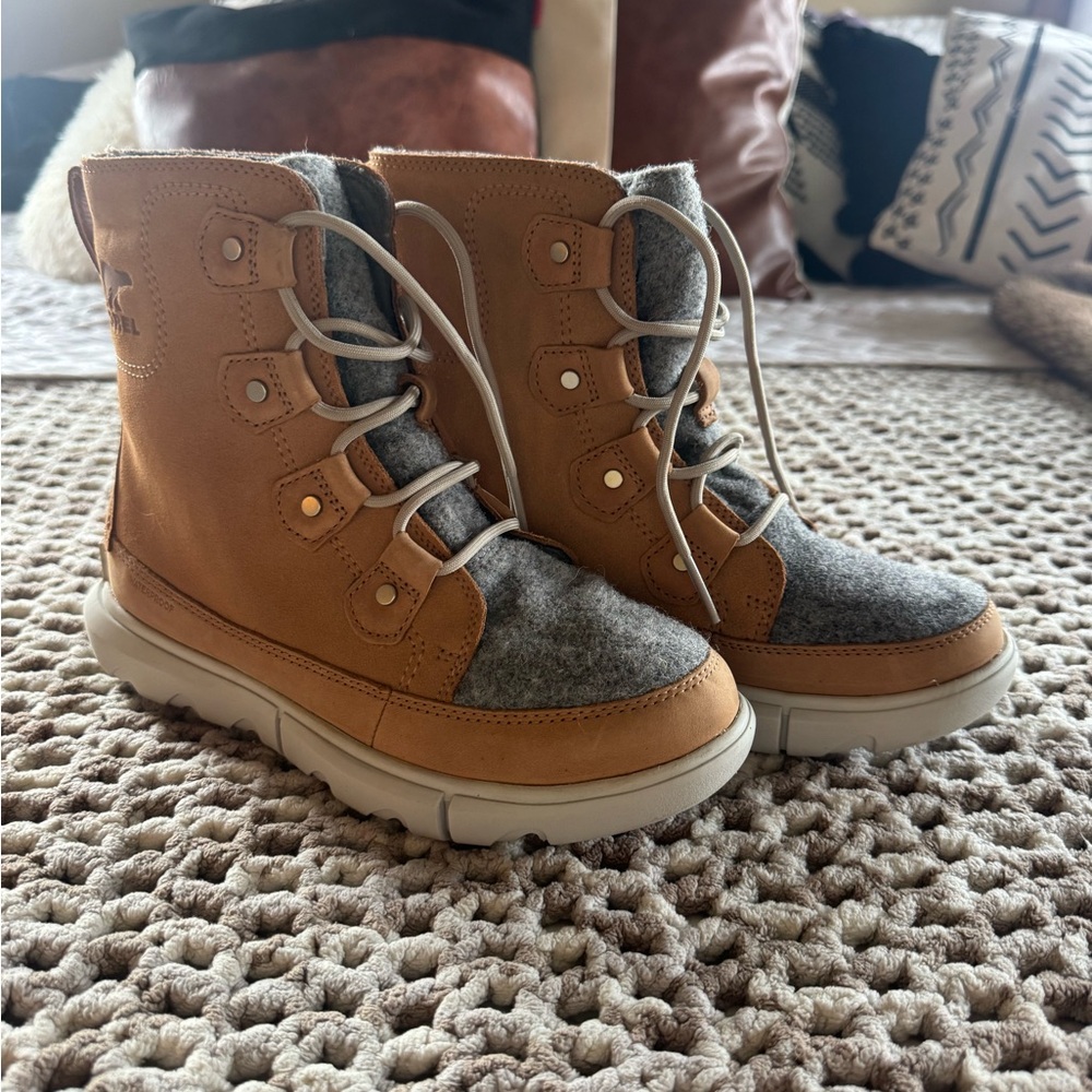 Sorel Tan and Gray Winter Boots